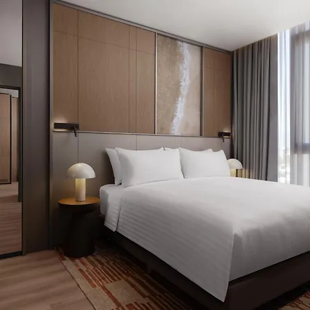 Отель Marriott Executive
